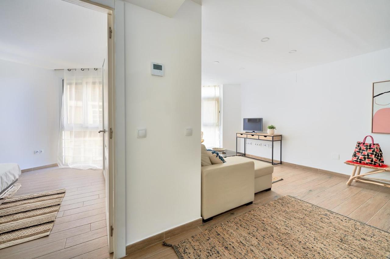 Apartamento En Primera Linea De Playa En La Malagueta Malaga Bagian luar foto